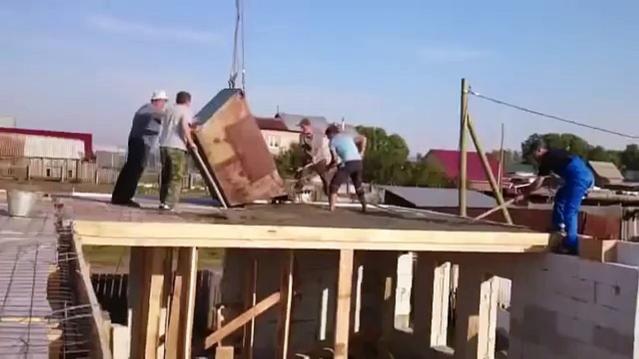 Attention, ce ne sont pas des Pros du batiments eux !!!