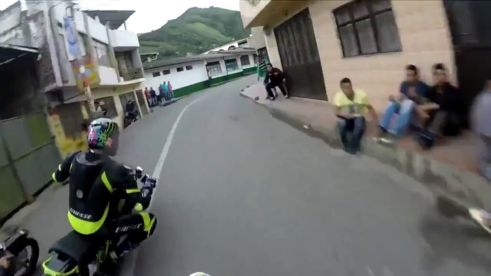 Course moto sur route Amérique latine - Vidéo Dailymotion
