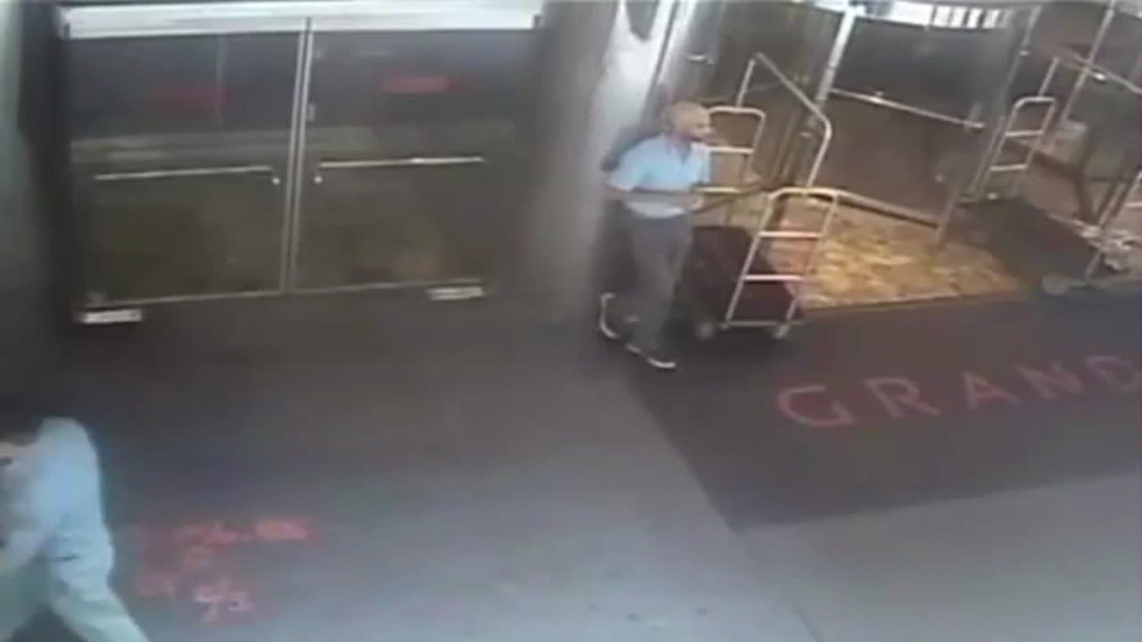 Überwachungsvideo: Ex-Tennis-Profi von Polizist zu Boden geworfen