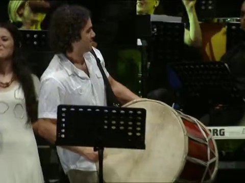 Grup YORUM 25. Yıl Konseri - HALAY POTPORİ (Davul Zurna Halay)