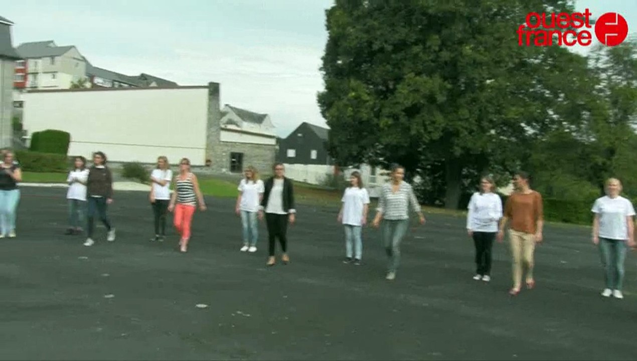 A la journée d'intégration de l'ESPE de Saint-Lô, étudiants et profs dansent !