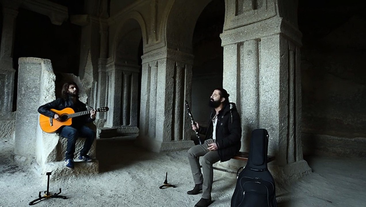 Koray AVCI - Diz Dize (Akustik)