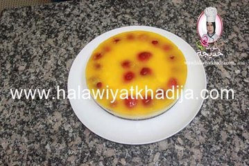 كيكة الطباقات باردة بالفواكه cake layered with fruit