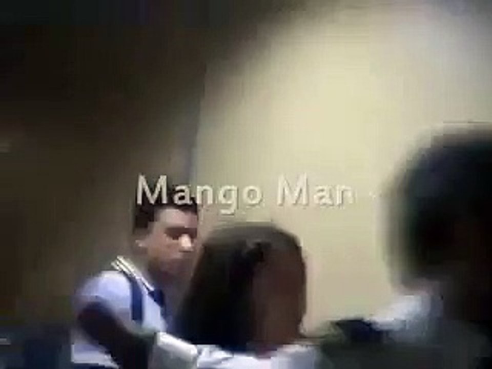 Leaked Video: Watch What Sharmila Farooqi Doing on Airport & People Trying to Control Her Posted O