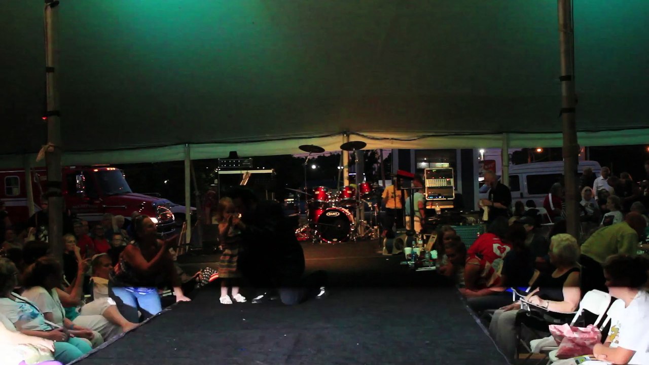 Brian Dunning sings 'There's A Fool Such As I' Elvis Week 2015