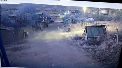 Diyarbakır'da polise saldıran terörist kendini vurdu