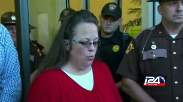 Kentucky clerk to let deputies issue gay marriage licenses
