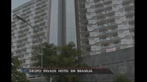 Manifestantes invadem hotel em Brasília para reivindicar moradia