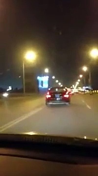 Clip đánh võng trước đầu ô tô biển xanh và cái kết đắng