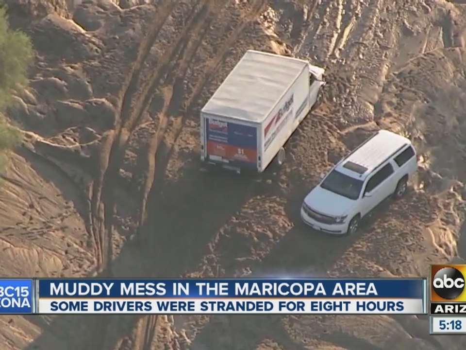 Drivers stranded overnight on AZ highway