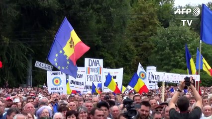 Demonstrators call for Moldova's president's resignation