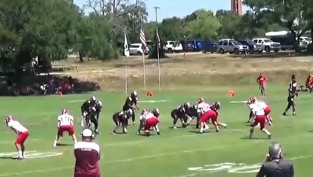 Un joueur de Football américain frappe l'arbitre et se fait virer du terrain