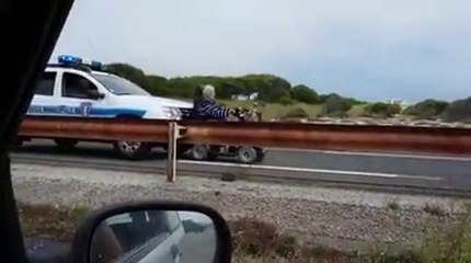 La police française toujours prête à rendre service...