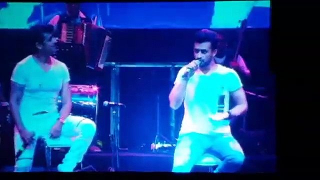 Hothon Se Choo Lo Tum - Atif Aslam - Sonu Nigam - dubai live concert - 2015