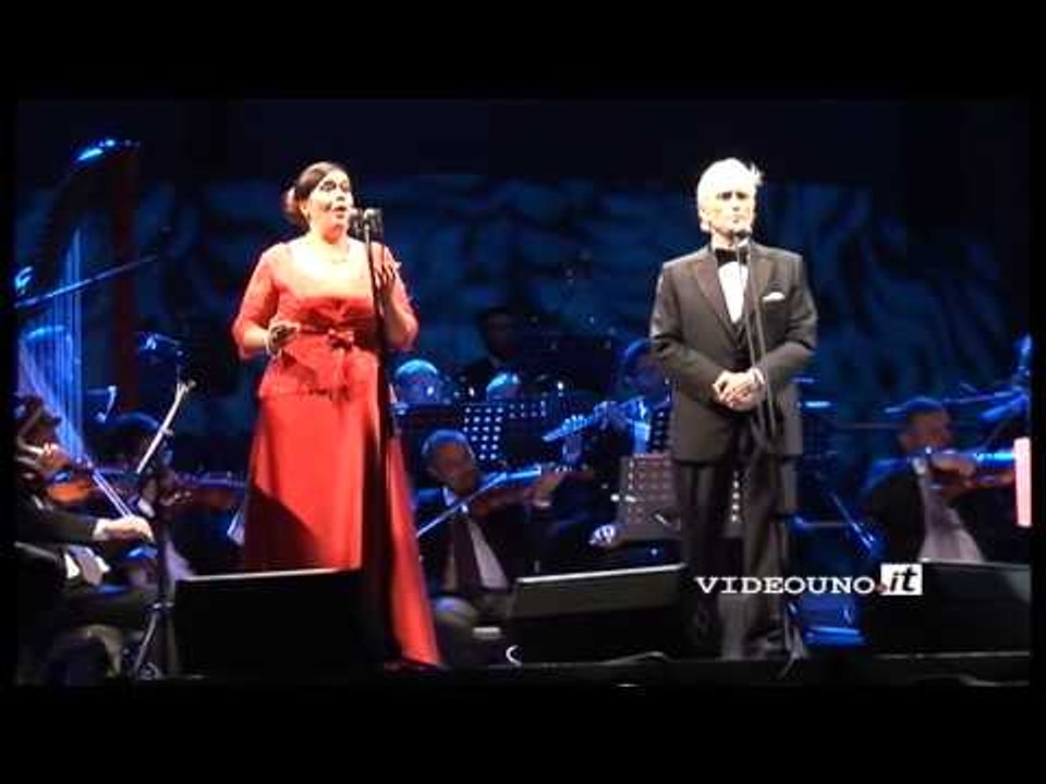 Il tenore José Carreras e la soprano Antonella Rondinone in "Ave Maria"