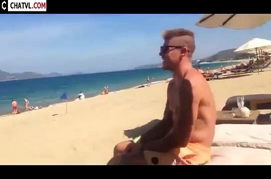 Khi anh Tây troll chị gái Việt, nhây quá =))