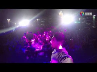 Aron Ashab - Lambaikan Tangan Ke Kamera Footages