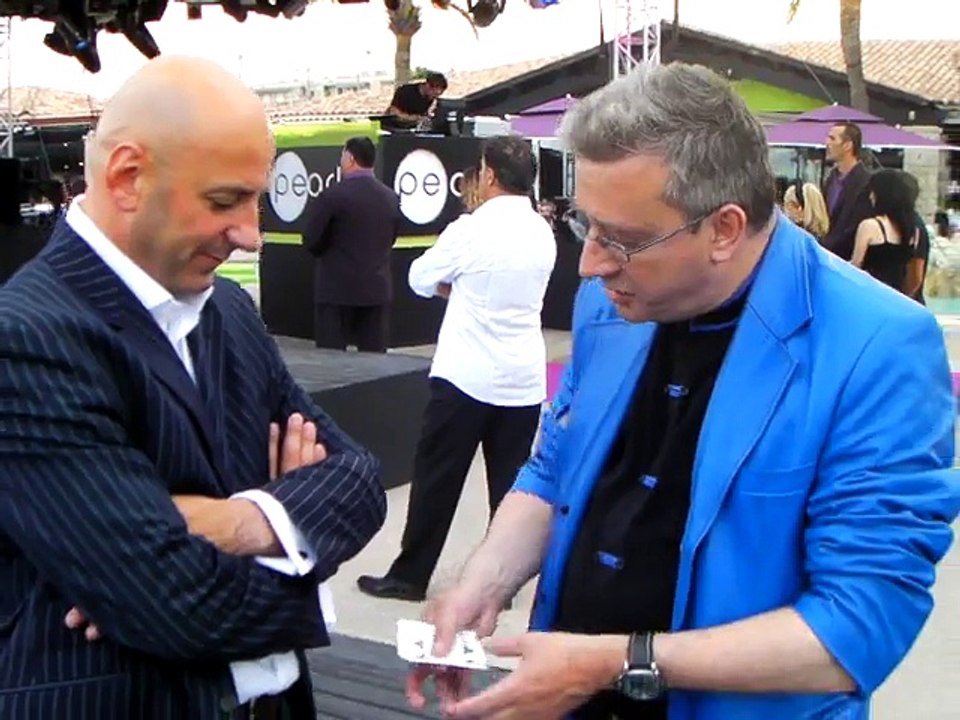 Magicien Animation Triche au  Poker soirée Casino Entreprise magie close up FRANCKY LE TRICHEUR