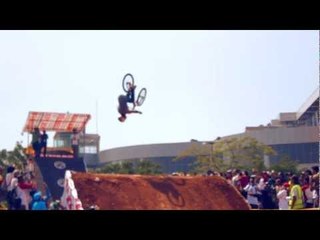 Sam Reynolds and Yannick Granieri in Indonesia