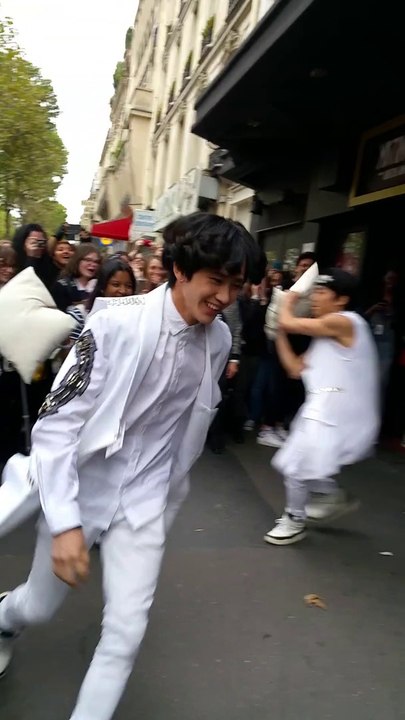 [My Fancam] 150906 B-Joo & P-Goon Pillow-Fight @ TD Showcase in Paris.