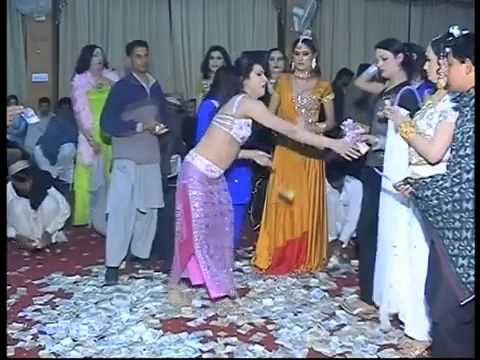 desi punjabi hot dance,.Lak 28 kuri da 47 weight kuri