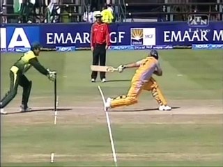 Afridi and Hafeez Amazing Bowling Vs Australia