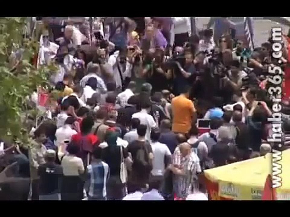 Gezi Park'nda Cuma Namaz