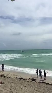 Balseros cubanos llegando a Miami Beach