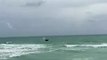 Un grupo de balseros cubanos llegan a las playas de South Beach en Miami 2