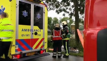 Echtpaar botst frontaal op boom bij Wehe-den Hoorn - RTV Noord