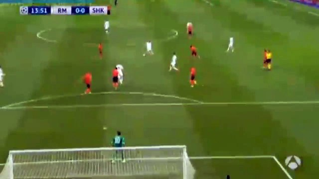 Karim Benzema Amazing MISS Chance - Real Madrid vs Shakhtar Donetsk 0-0