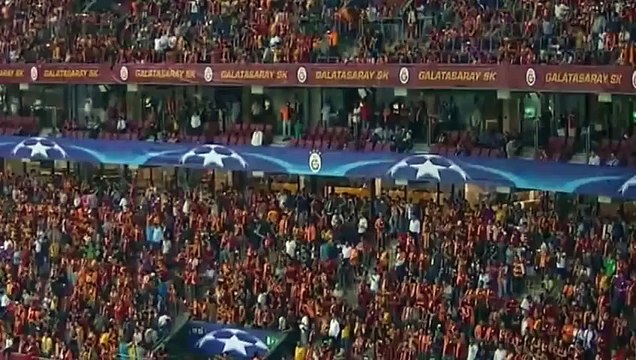 Galatasaray vs Atletico Madrid Müthiş Kareografi ile Türk Bayrağı - Galatasaray fans choreography