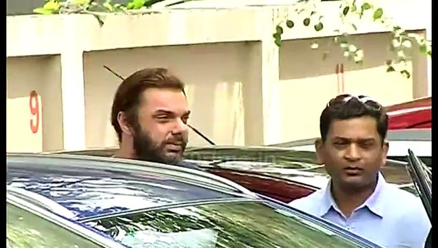 GANESH CHATURTHI(2015) | Salman Khan Brings Ganpati At Home | Ganpati Bappa Morya