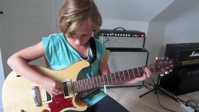 Traveling Wilburys - Handle With Care (Guitar lesson with Performance)