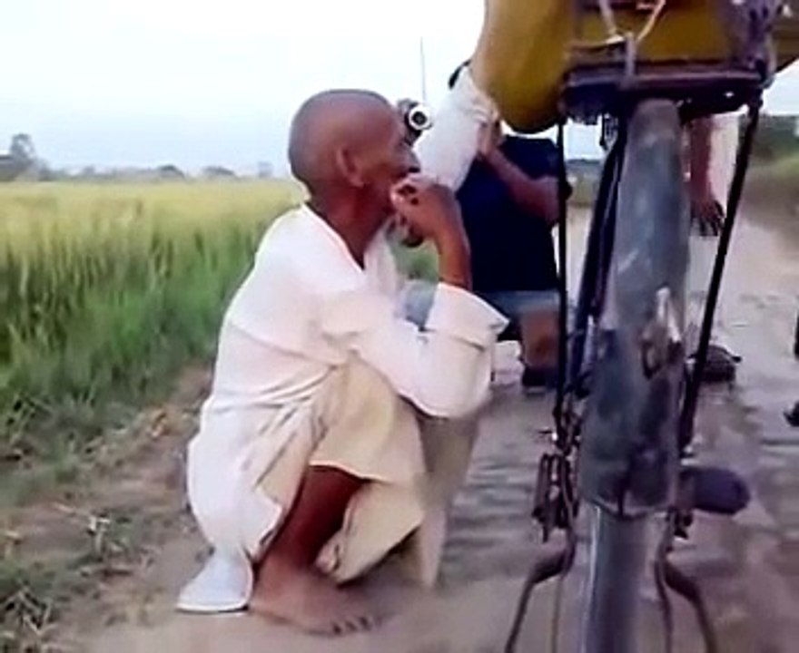 pakistani old man singing song