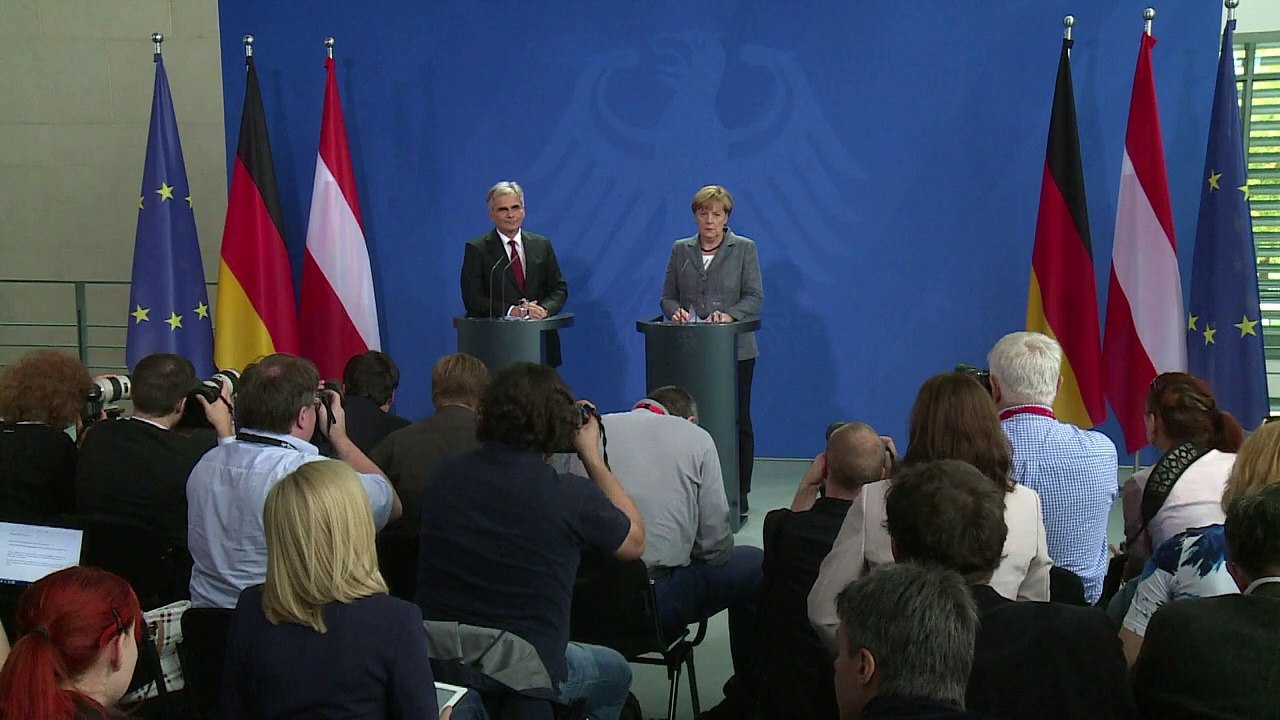 Merkel convoca cúpula sobre migrantes