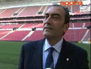 Arena'da çimlerin değişimi tüm hızıyla sürüyor