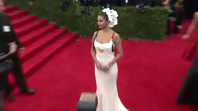 Justin Bieber _ Selena Gomez Reunited AGAIN! - VIDEO Hollywood News On Fantastic Videos