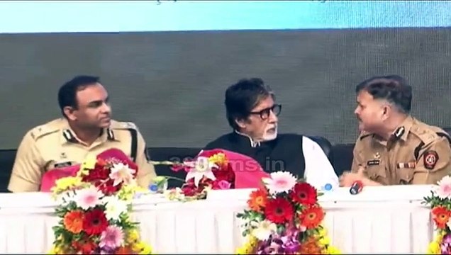 Megastar Amitabh Bachchan distributed helmets to Mumbai Traffic Police