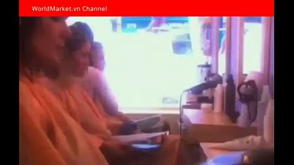 Clip hài hước Họ nhìn gì mà chăm chú vậy, kết thúc bất ngờ