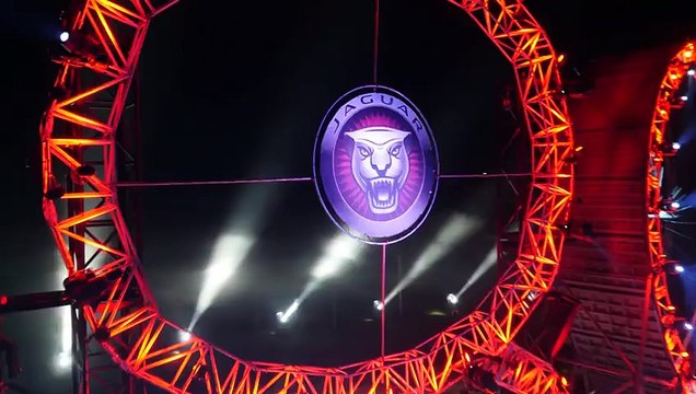 Un looping de folie pour le nouveau SUV Jaguar F-Pace