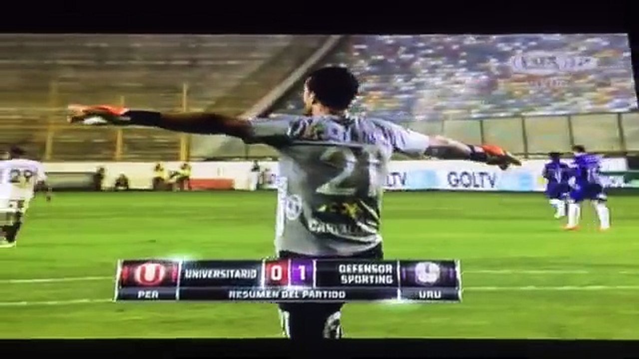 Universitario cayó 1-0 ante Defensor Sporting y se despidió de la Sudamericana