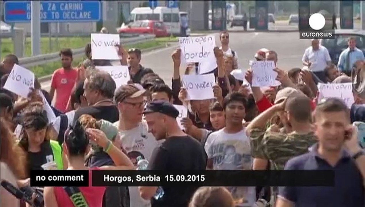 Hungary closes border crossings
