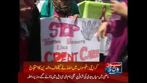 Karachi- Parents protest hike in schools fee -