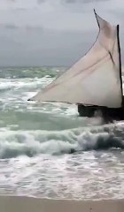 12 migrants cubains atteignent une plage de Miami après 6 jours en mer sur un radeau