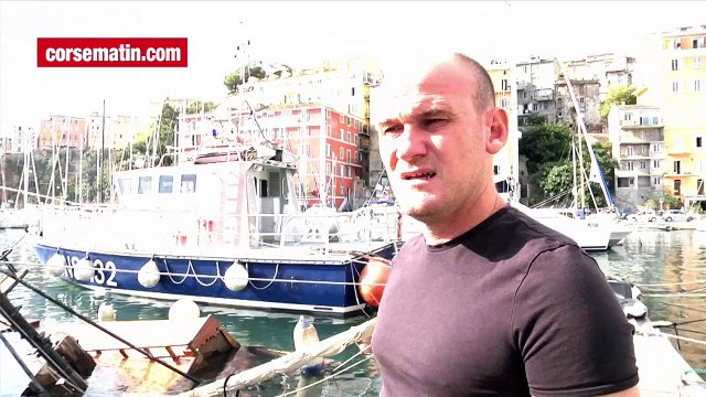 Un bateau de 30 tonnes au fond du vieux-port de Bastia : le bateau risque de craquer