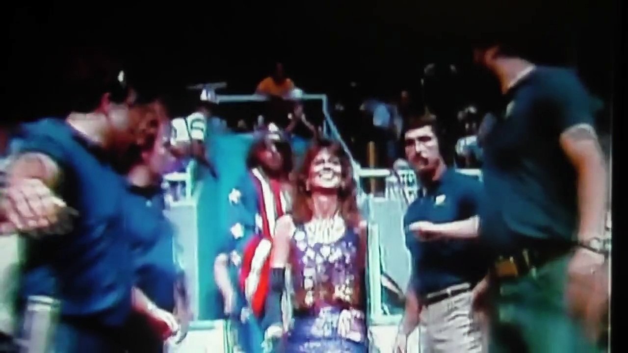 Miss Elizabeth Dead at 42 - Painkillers and Vodka