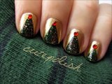 Christmas Tree Nail Art