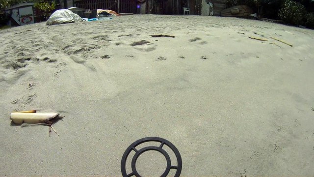 Busca e Retirada de metais ferrosos e não ferrosos das areias, Ubatuba, SP, Brasil, 2015, Parte (50)