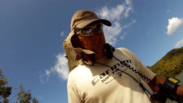 Busca e Retirada de metais ferrosos e não ferrosos das areias, Ubatuba, SP, Brasil, 2015, Parte (40)